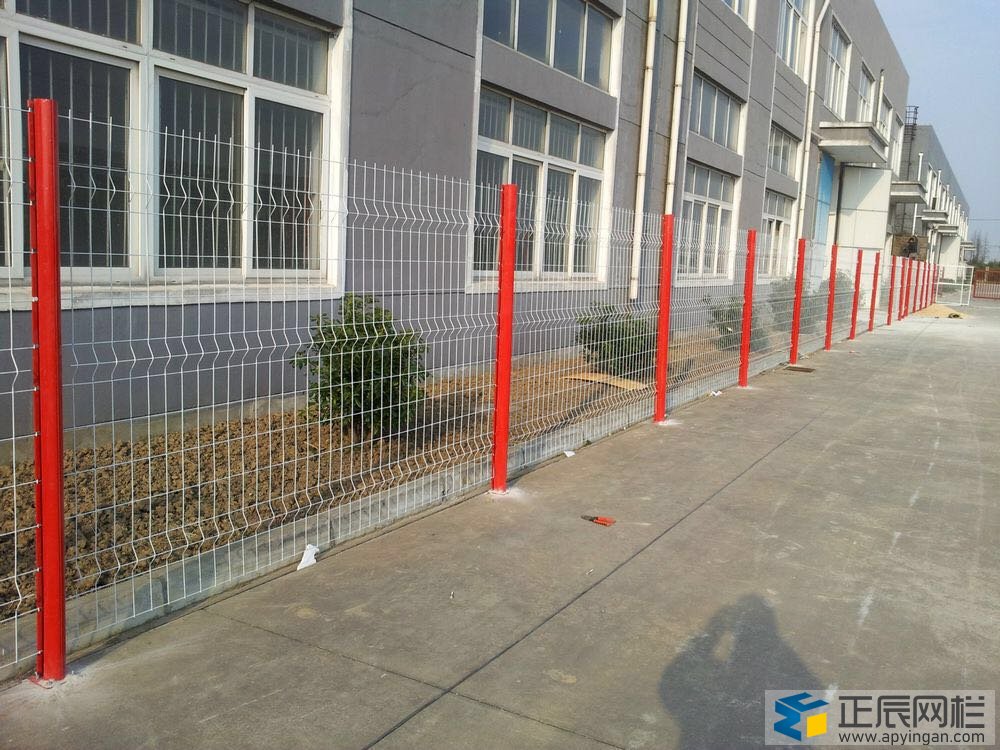 桃型柱围栏网